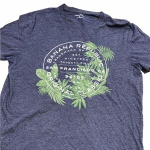 Banana Republic blue graphic T-shirt size medium